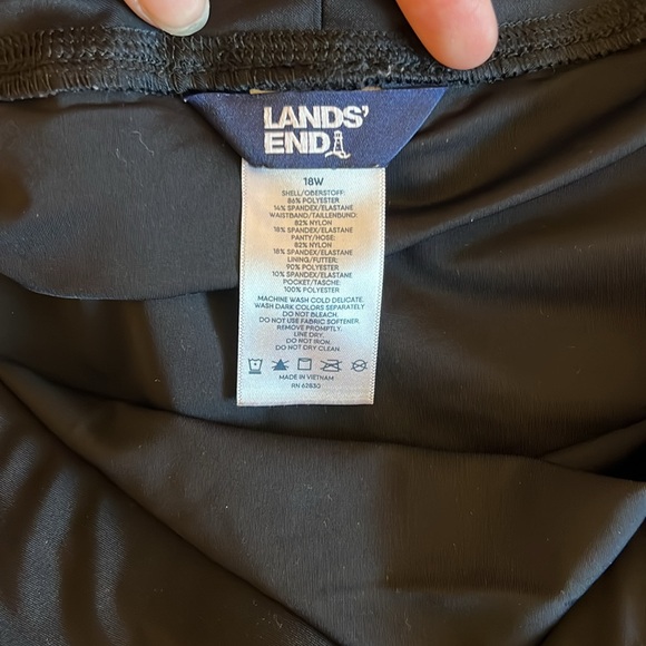 Lands’ End Plus Size Quick Dry Swim Shorts with Panty - Picture 3 of 6